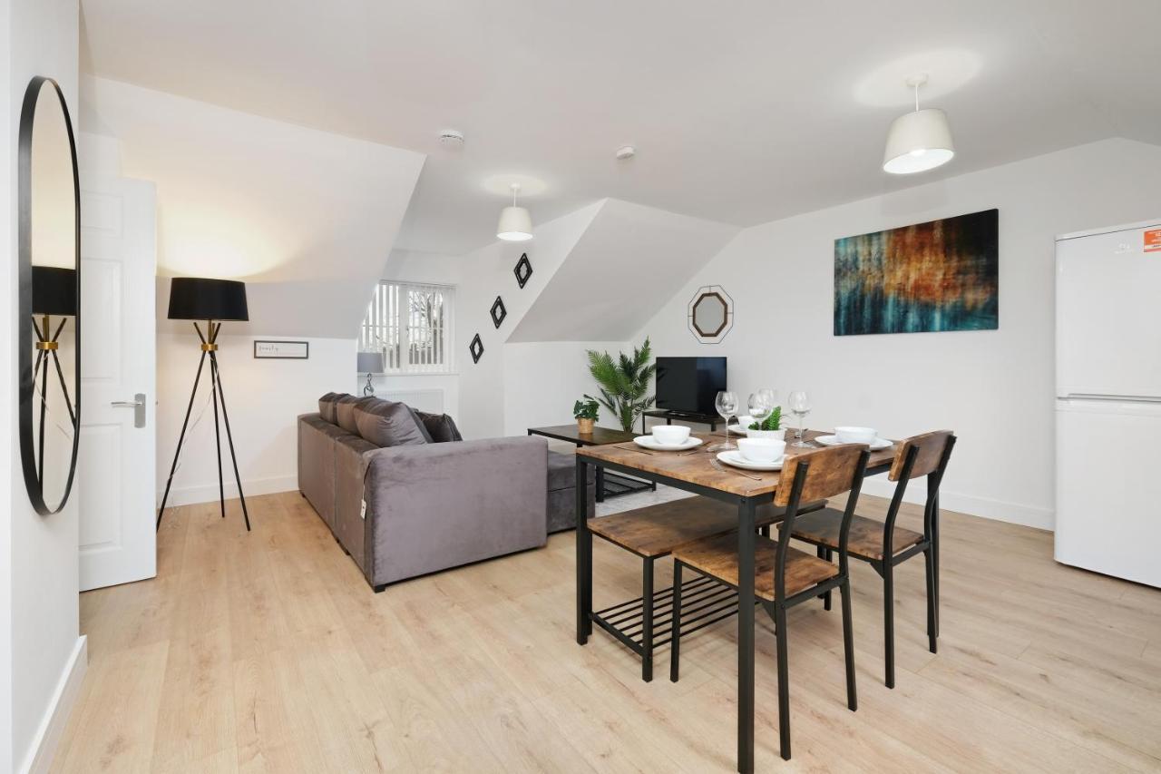 Pinewood Studios, Iver Slough Heathrow 1 & 2 Bedroom Apartments With Parking By Arista Living Exterior foto
