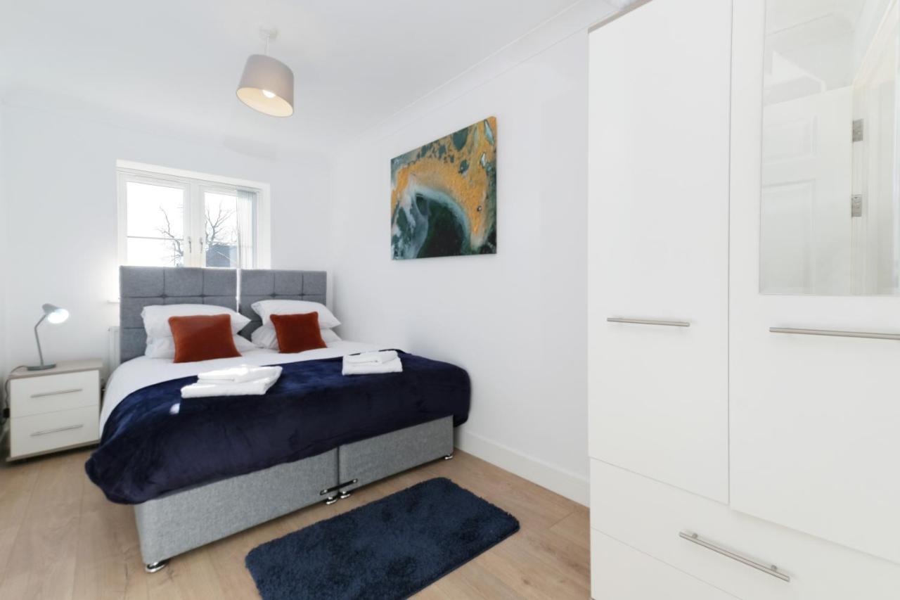 Pinewood Studios, Iver Slough Heathrow 1 & 2 Bedroom Apartments With Parking By Arista Living Exterior foto